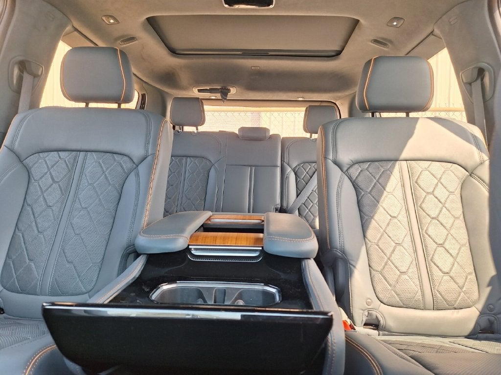 2022 Jeep Grand Wagoneer Series III