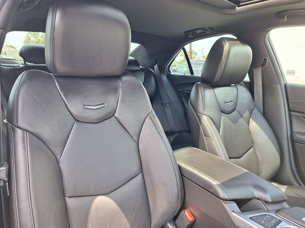 2022 Cadillac CT4 Premium Luxury