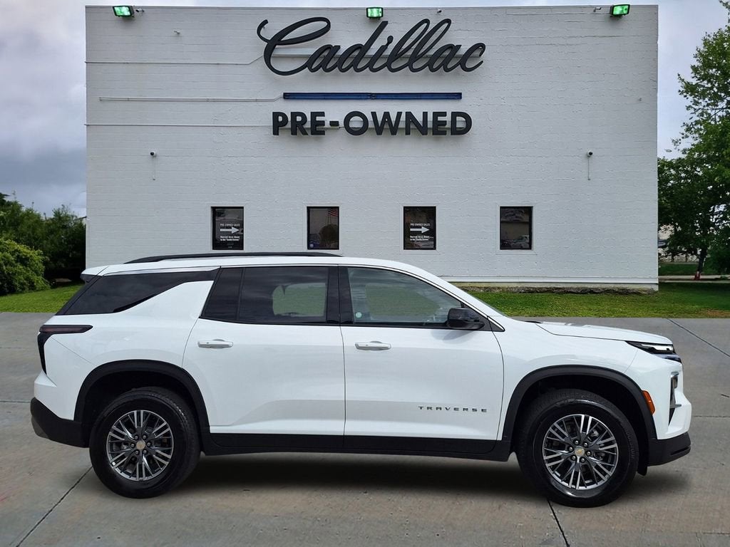 2025 Chevrolet Traverse LT