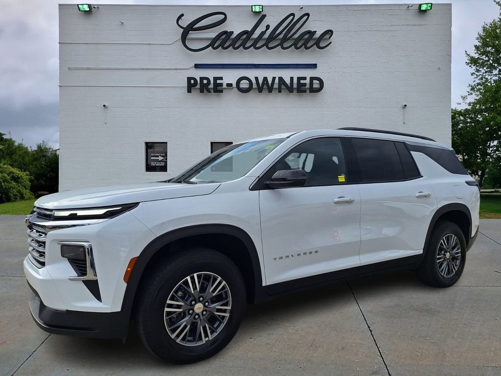 2025 Chevrolet Traverse LT