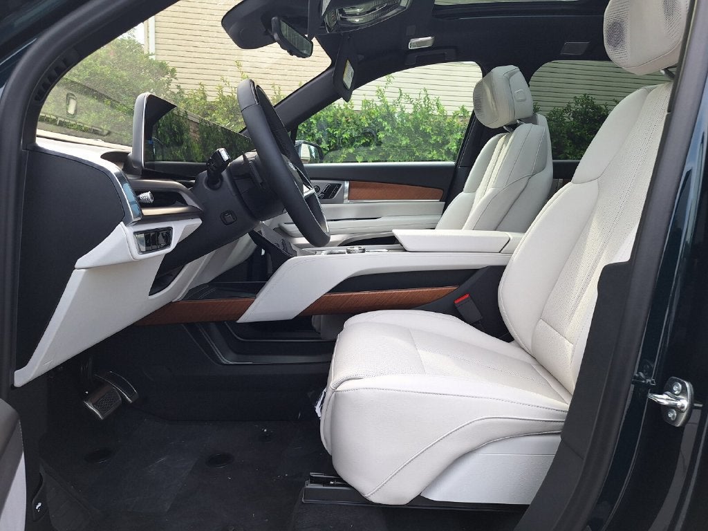 2027 Cadillac VISTIQ Luxury