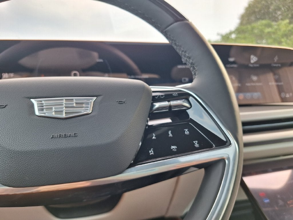 2027 Cadillac VISTIQ Luxury