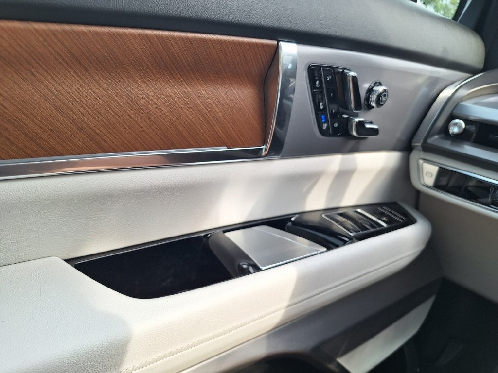 2027 Cadillac VISTIQ Luxury
