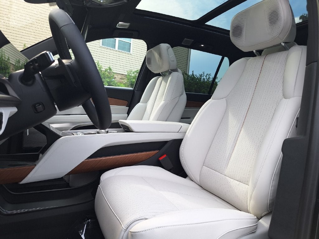 2027 Cadillac VISTIQ Luxury