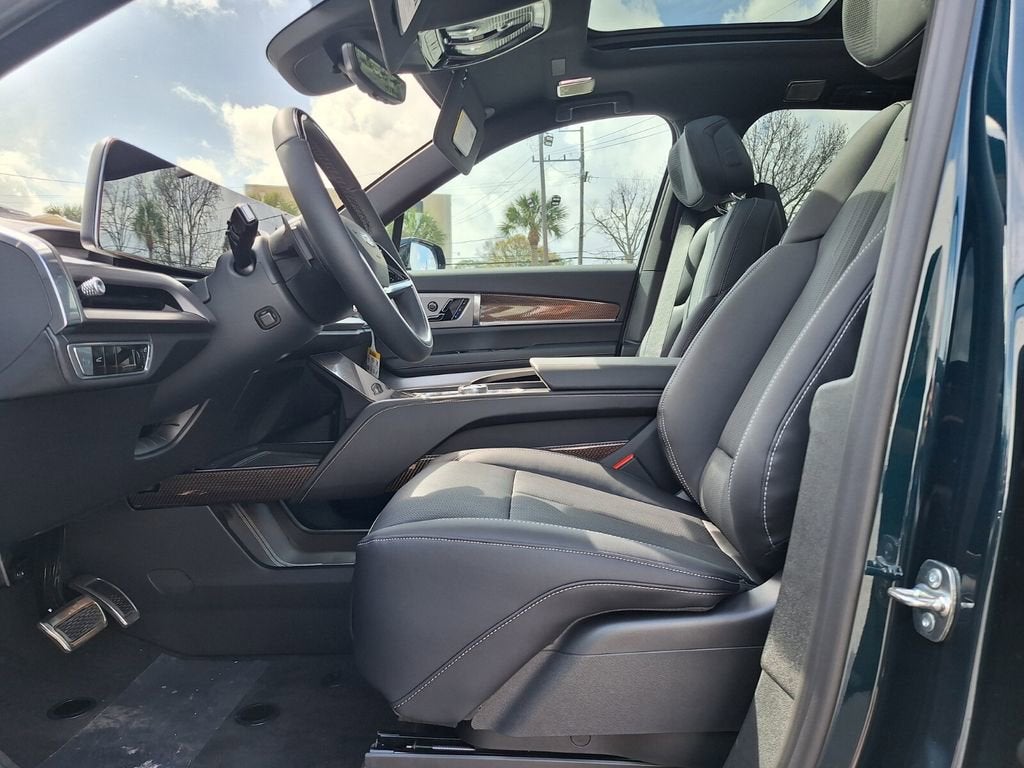 2026 Cadillac VISTIQ Luxury