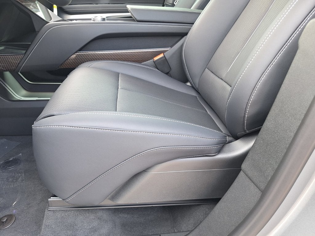 2027 Cadillac VISTIQ Luxury