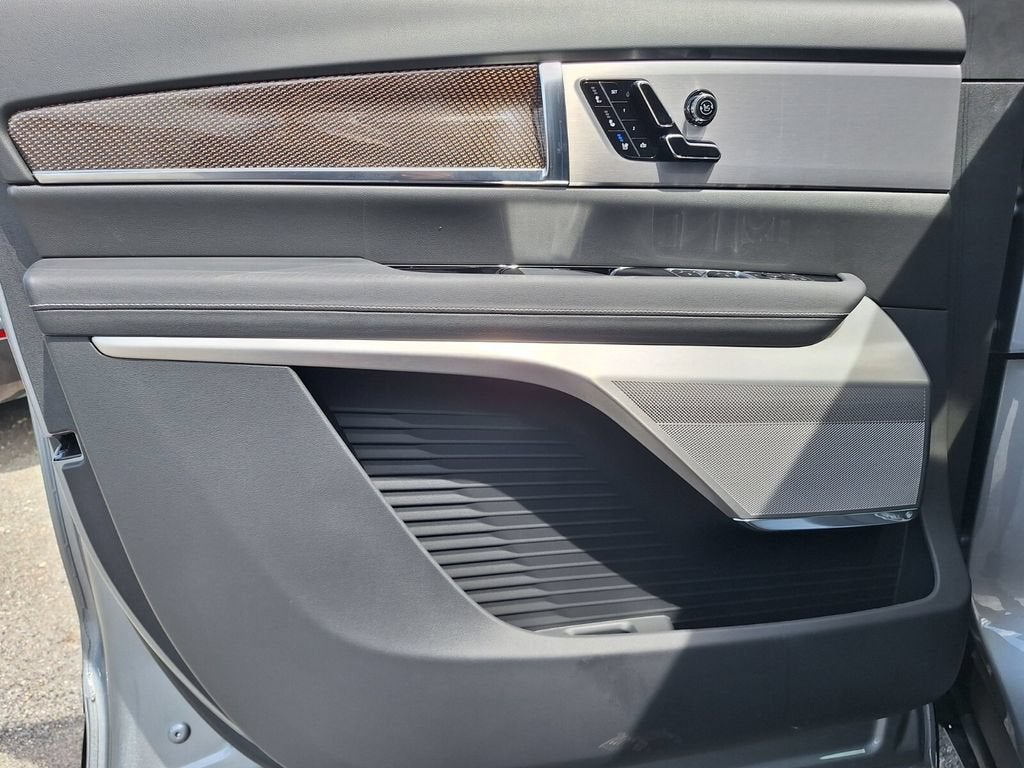 2027 Cadillac VISTIQ Luxury
