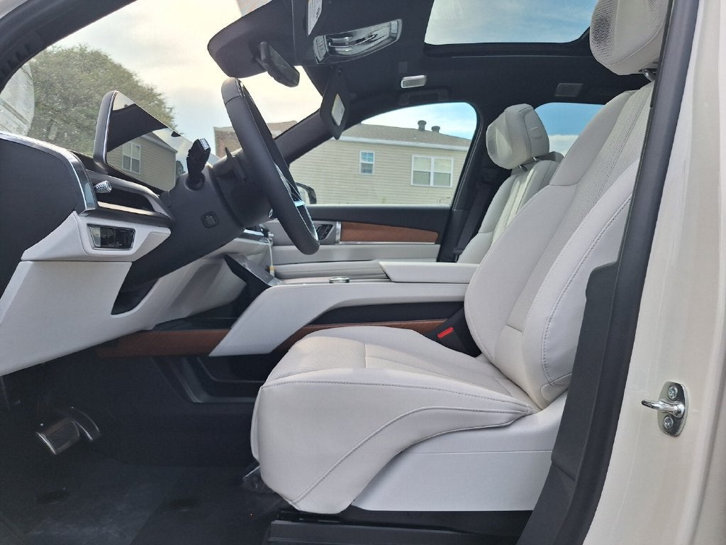 2027 Cadillac VISTIQ Sport