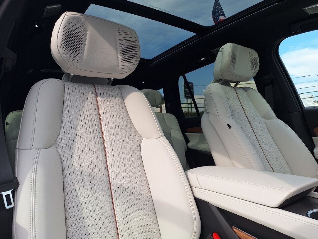2027 Cadillac VISTIQ Sport
