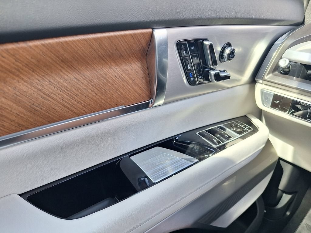 2027 Cadillac VISTIQ Sport