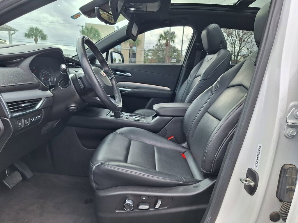2023 Cadillac XT4 Premium Luxury