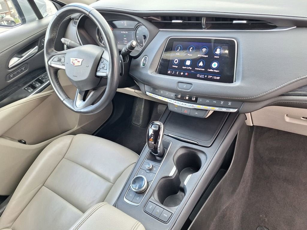 2023 Cadillac XT4 Premium Luxury