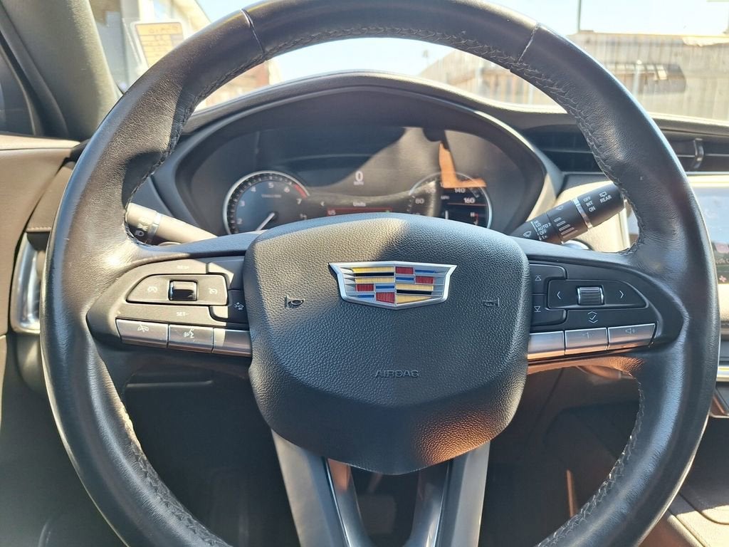 2023 Cadillac XT4 Premium Luxury