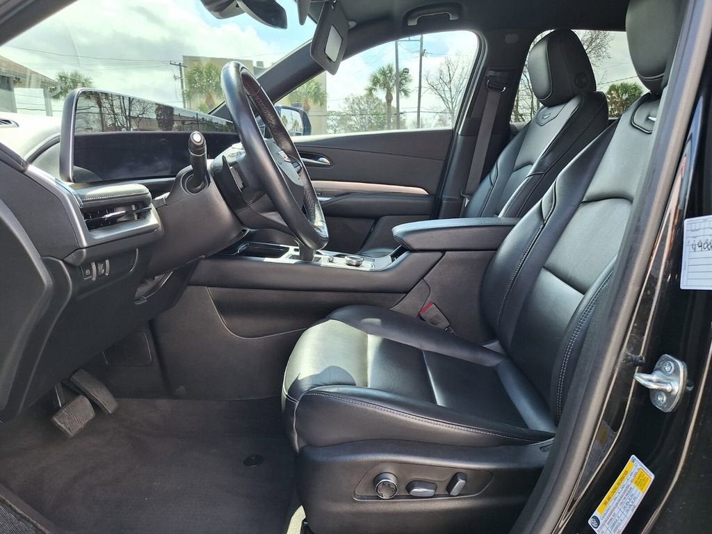 2024 Cadillac XT4 Premium Luxury