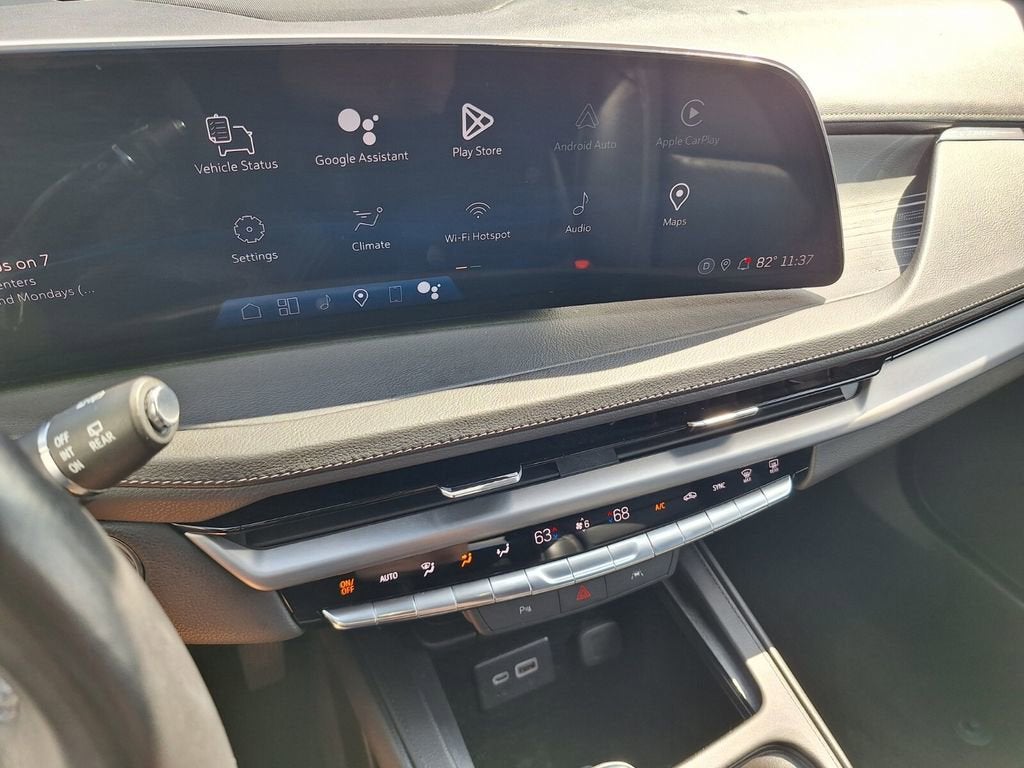 2024 Cadillac XT4 Premium Luxury