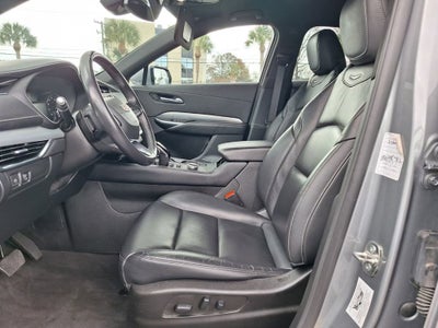 2023 Cadillac XT4 Premium Luxury