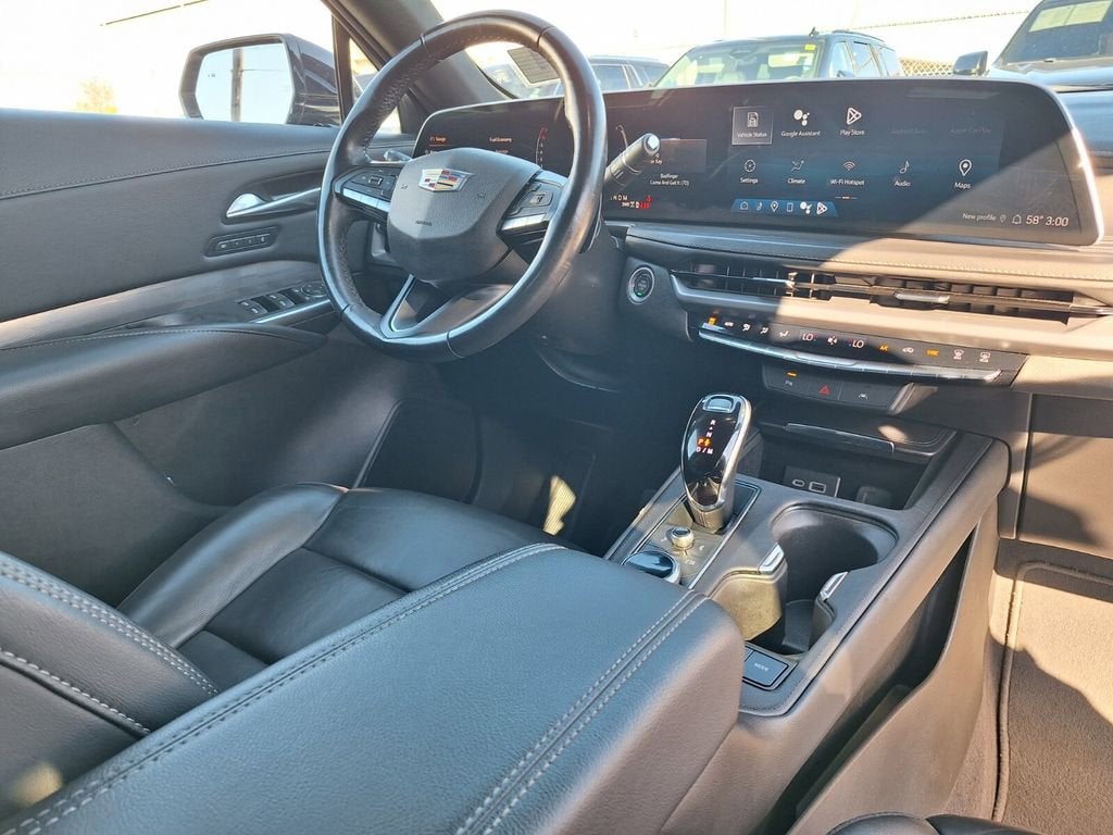 2024 Cadillac XT4 Premium Luxury
