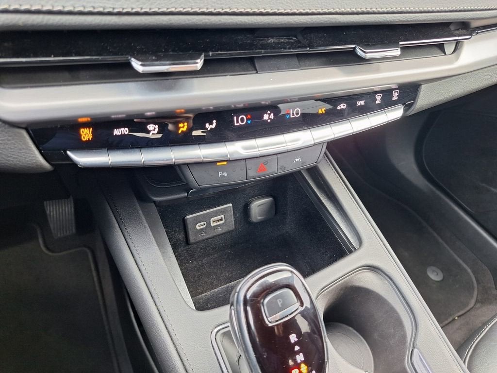 2024 Cadillac XT4 Premium Luxury