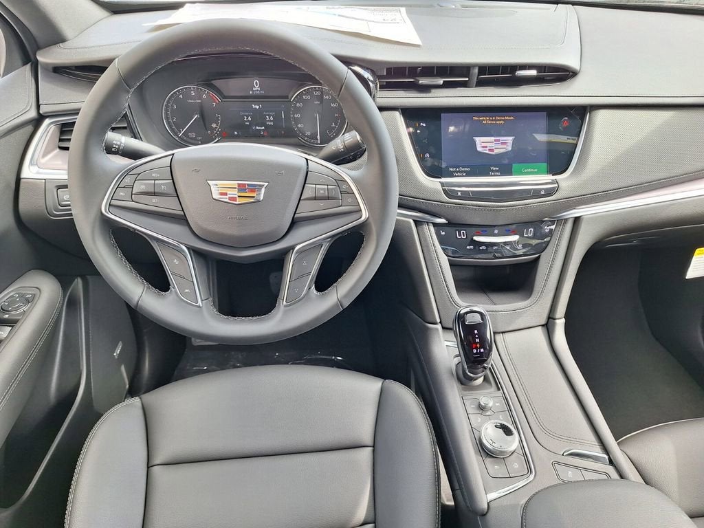2026 Cadillac XT5 Luxury