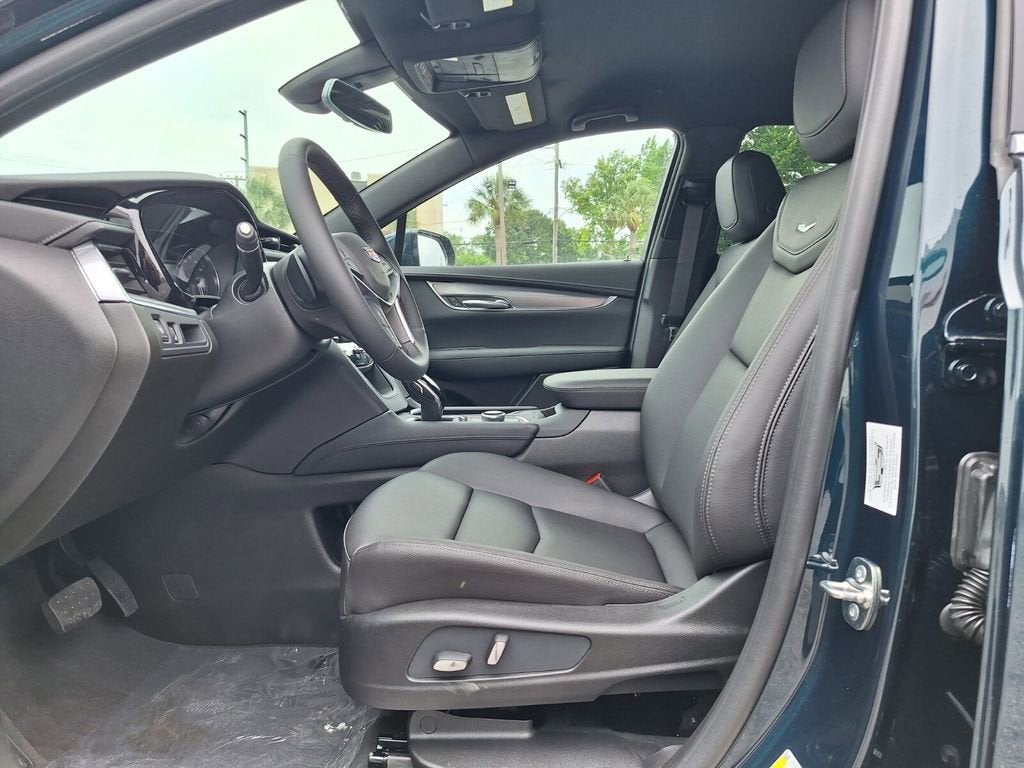 2026 Cadillac XT5 Luxury