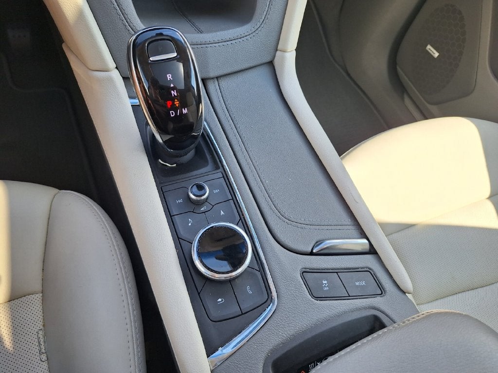 2022 Cadillac XT5 FWD Premium Luxury