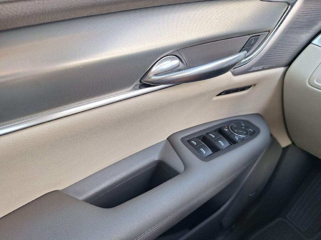 2022 Cadillac XT5 FWD Premium Luxury