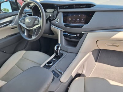 2022 Cadillac XT5 FWD Premium Luxury