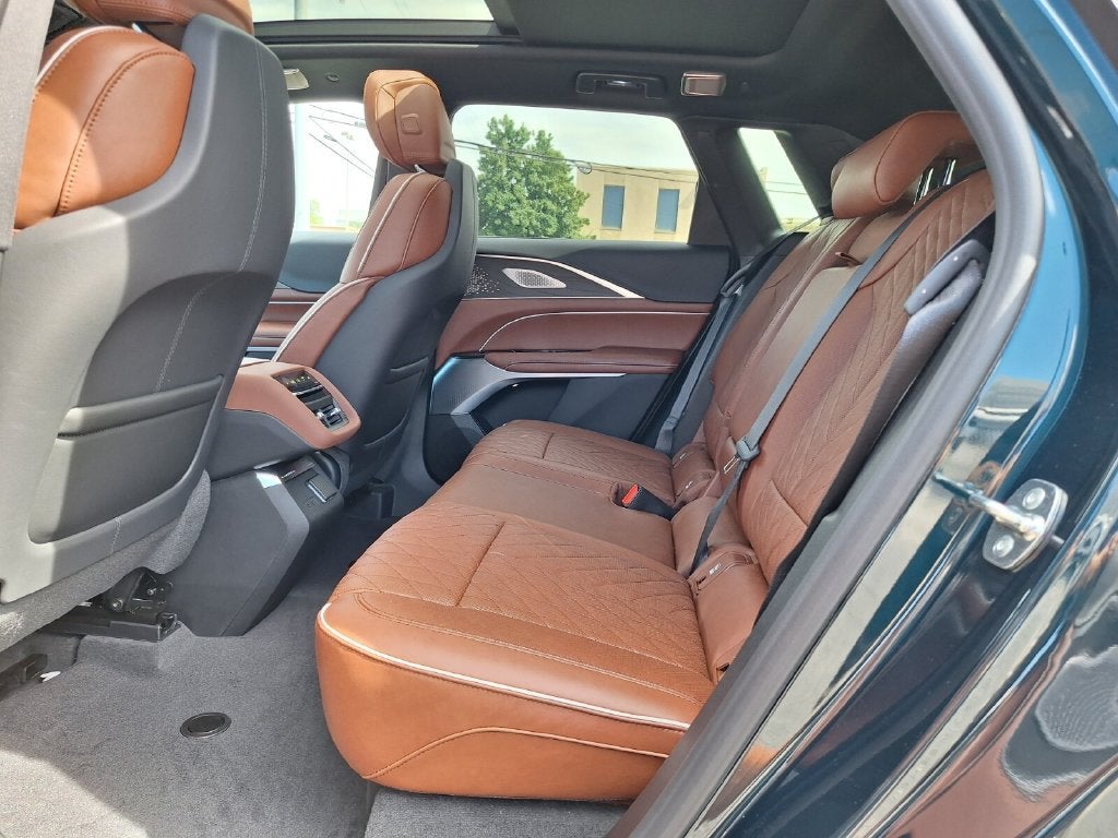 2027 Cadillac LYRIQ Signature Luxury