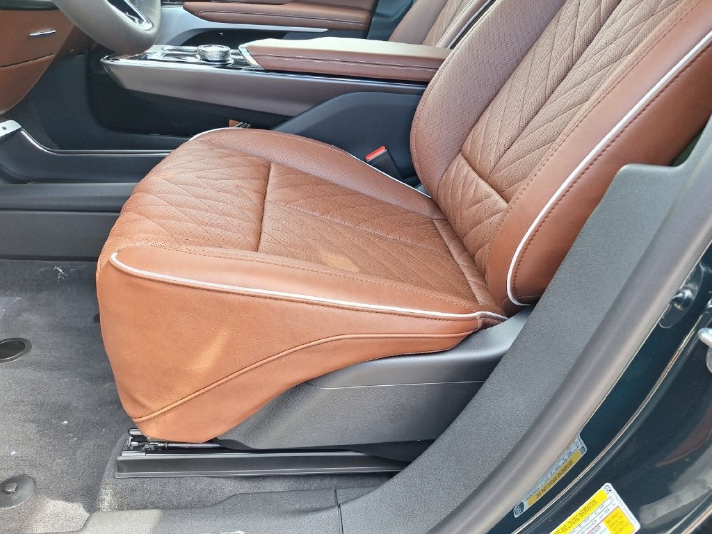 2027 Cadillac LYRIQ Signature Luxury