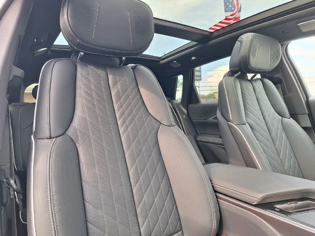 2027 Cadillac LYRIQ Signature Sport