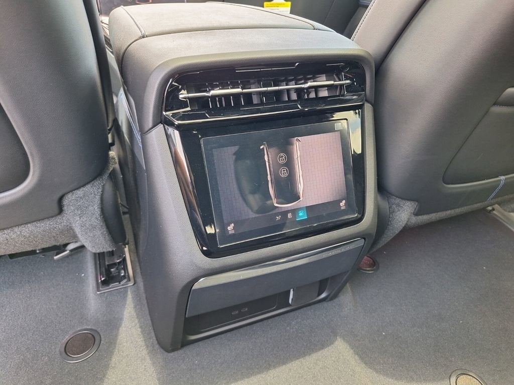 2026 Cadillac ESCALADE IQL Luxury