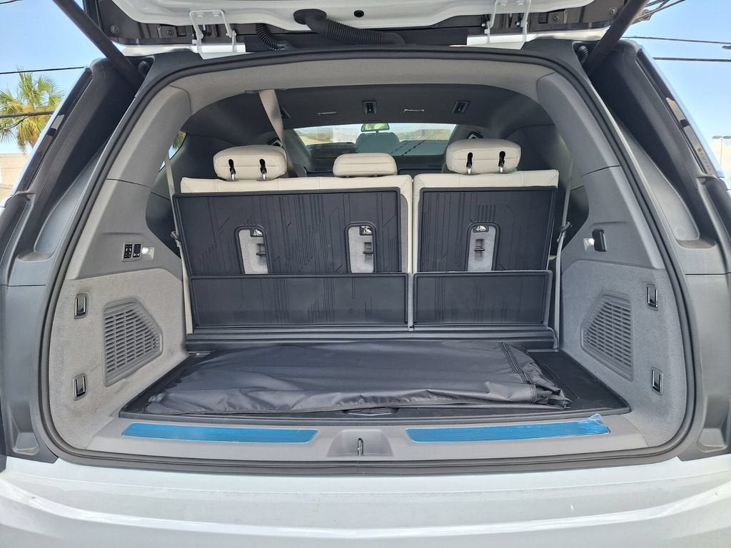 2026 Cadillac ESCALADE IQL Luxury
