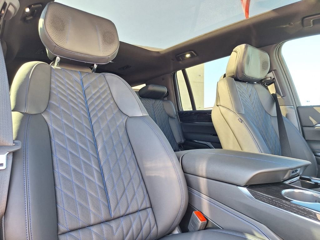 2026 Cadillac ESCALADE IQL Sport