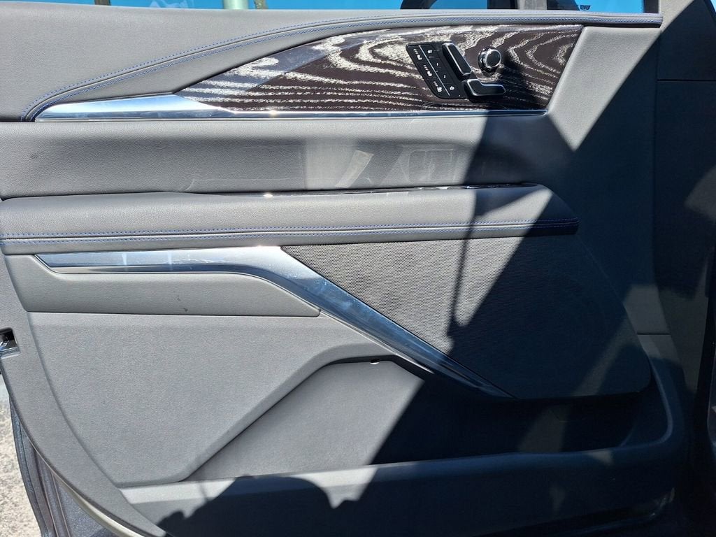 2026 Cadillac ESCALADE IQL Sport