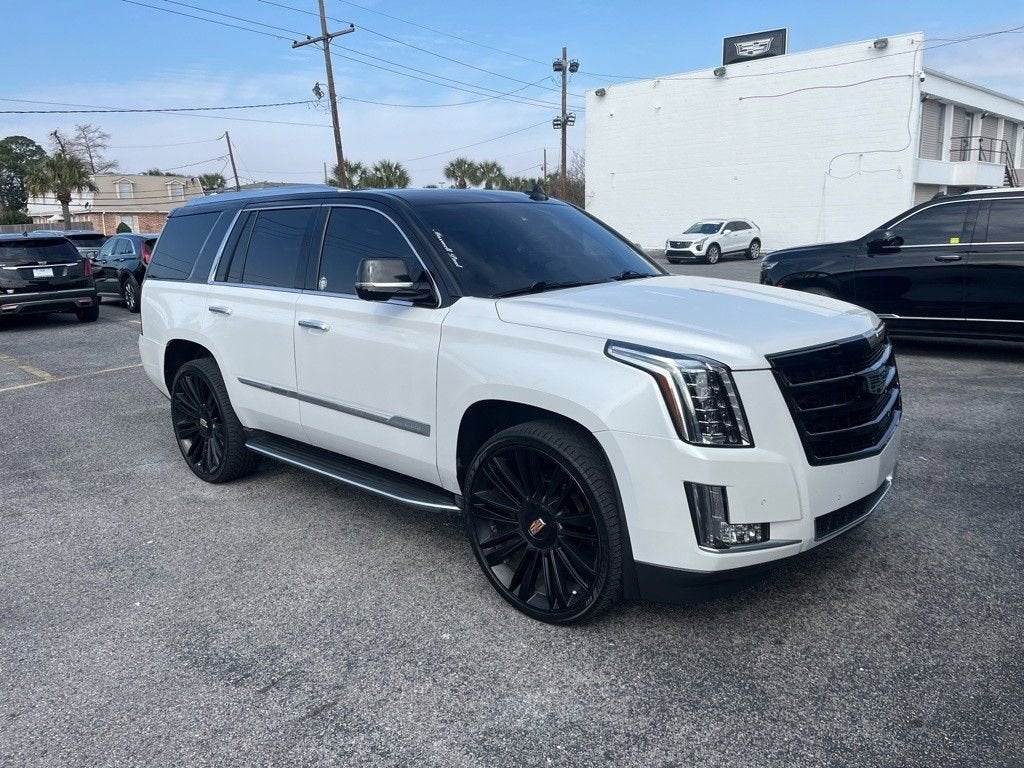 2016 Cadillac Escalade Luxury Collection