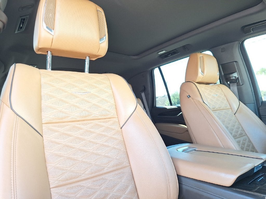 2022 Cadillac Escalade Premium Luxury