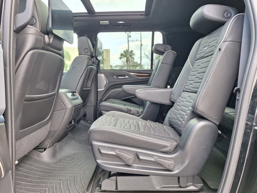 2023 Cadillac Escalade ESV Sport Platinum