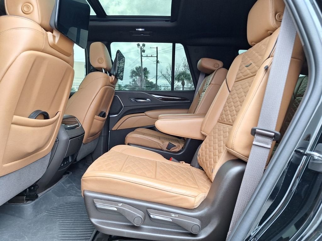 2023 Cadillac Escalade Sport