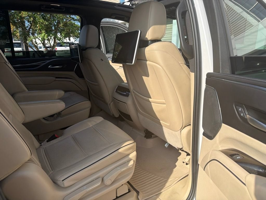2022 Cadillac Escalade ESV Premium Luxury