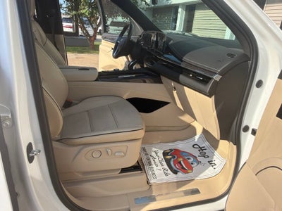 2022 Cadillac Escalade ESV Premium Luxury