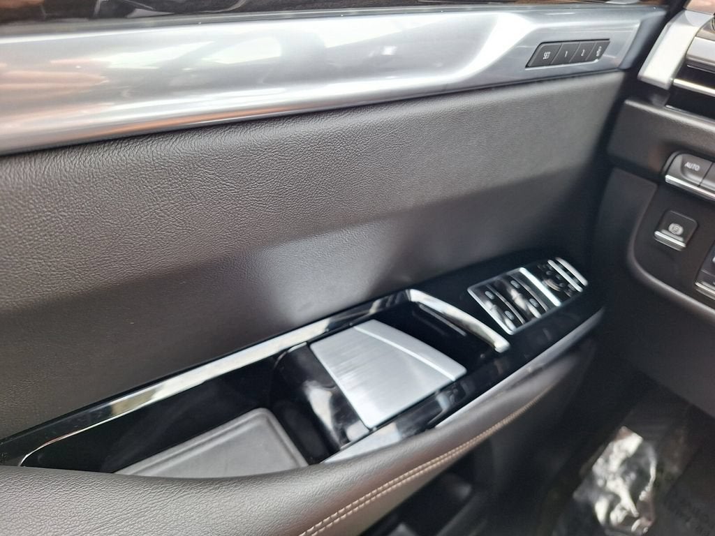 2025 Cadillac Escalade Premium Luxury