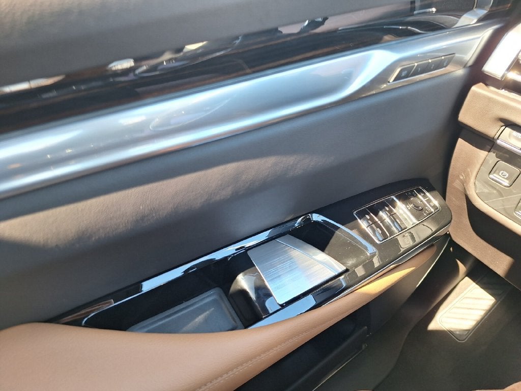 2027 Cadillac Escalade Luxury