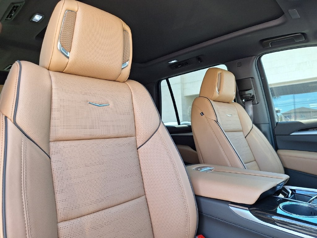 2027 Cadillac Escalade Luxury