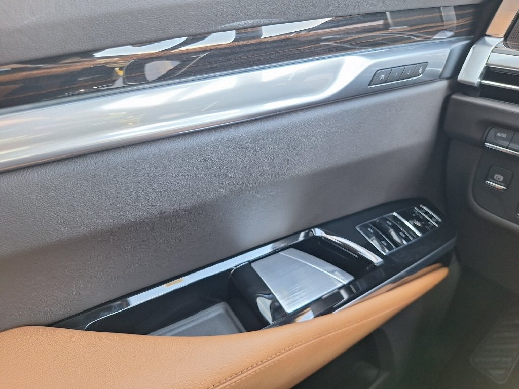 2027 Cadillac Escalade Luxury