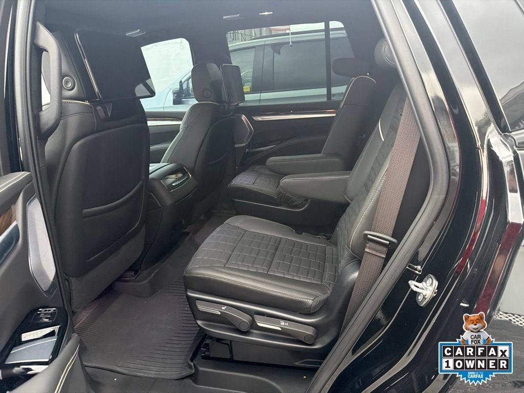 2025 Cadillac Escalade Sport Platinum