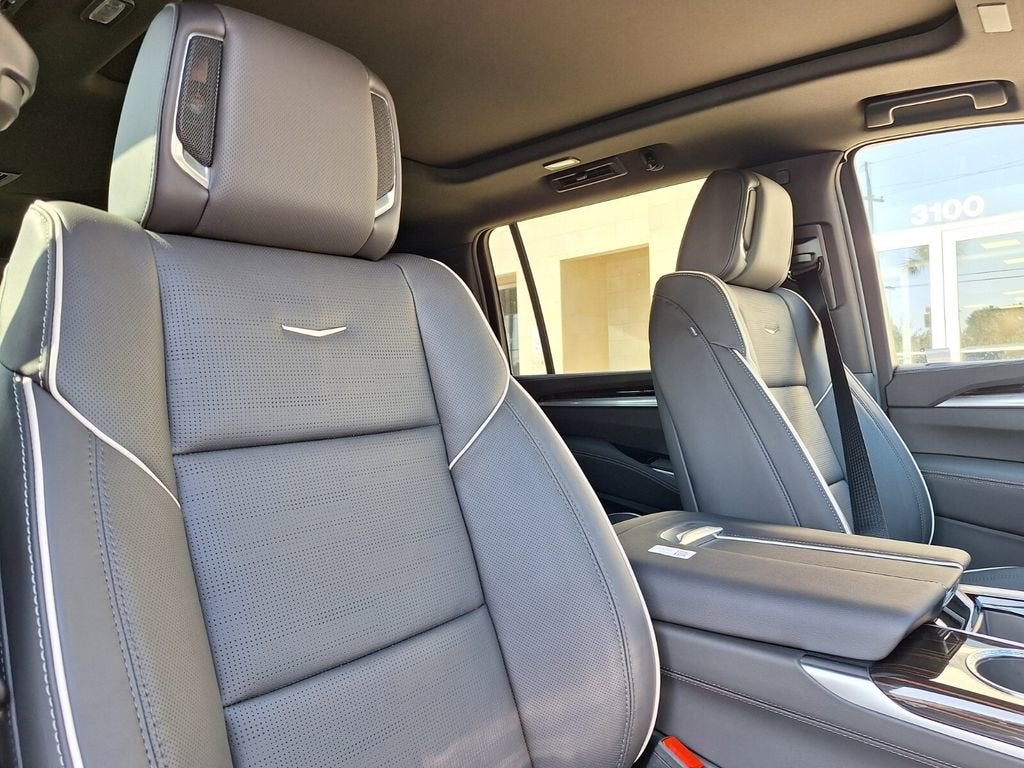 2026 Cadillac Escalade ESV Luxury