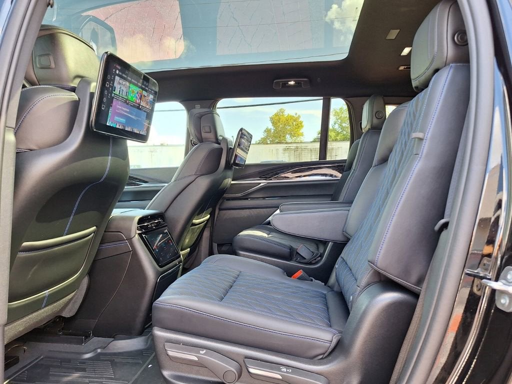 2025 Cadillac ESCALADE IQ Luxury 1