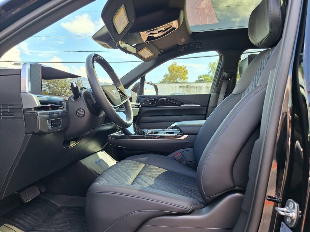 2025 Cadillac ESCALADE IQ Luxury 1