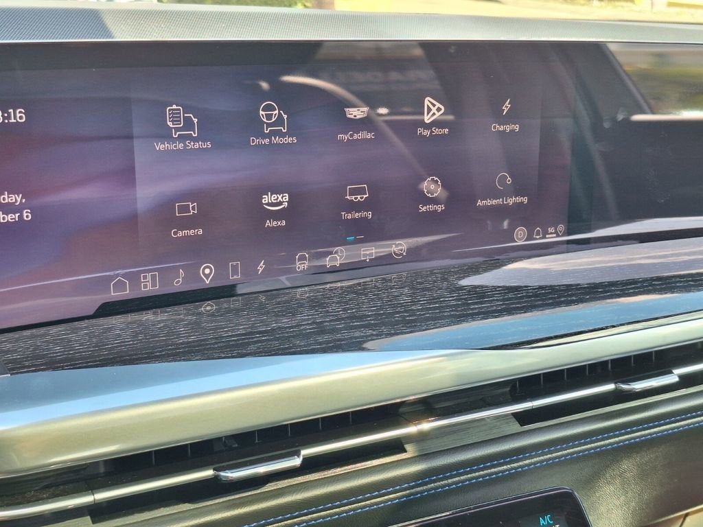 2025 Cadillac ESCALADE IQ Luxury 1