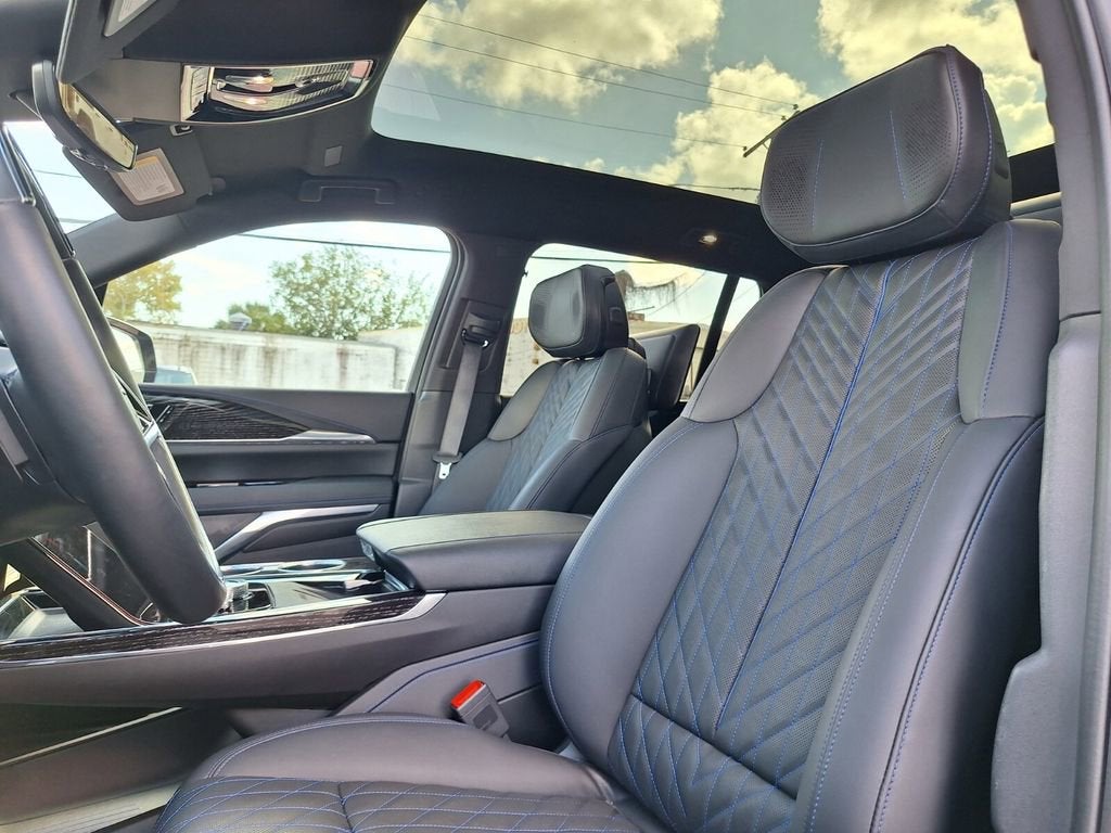 2025 Cadillac ESCALADE IQ Luxury 1